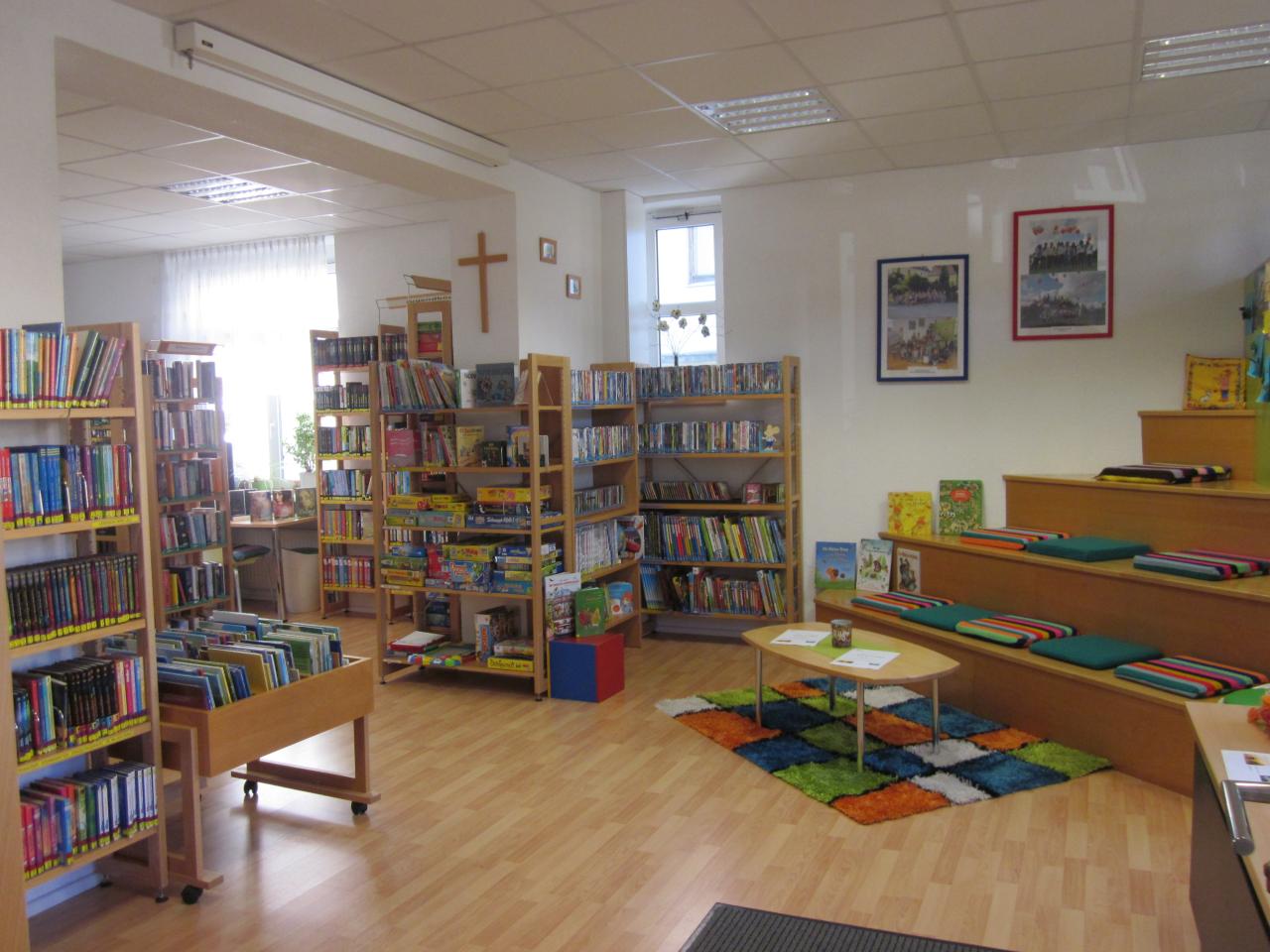 Öffentliche Bücherei der Pfarre und Gemeinde Roitham am Traunfall