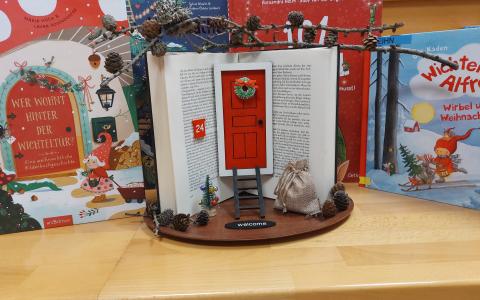 Wichteltür in einem Buch